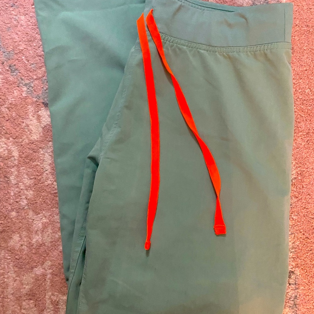 Figs petite medium scrub pant-Livingston
